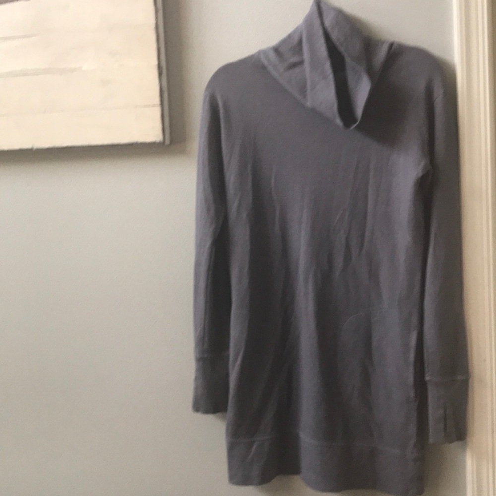 Athleta Super Cute & warm Turtleneck